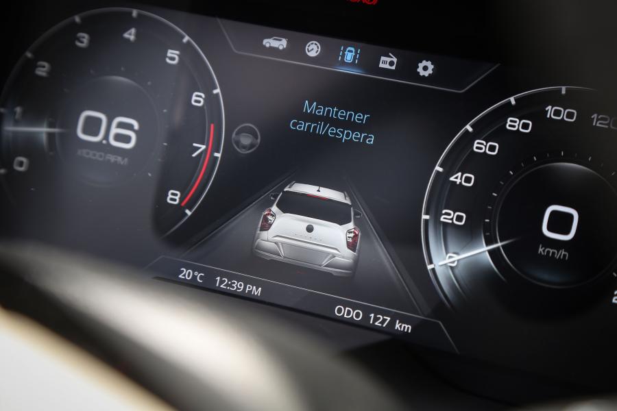 Панель приборов SsangYong Tivoli 2019 года  (WW) (фото 30 из 40)